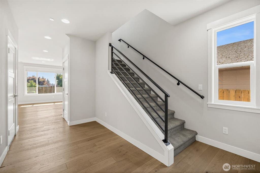 Photo of 17115 11th Place W #B, Lynnwood, WA 98037 (MLS # 2569870)
