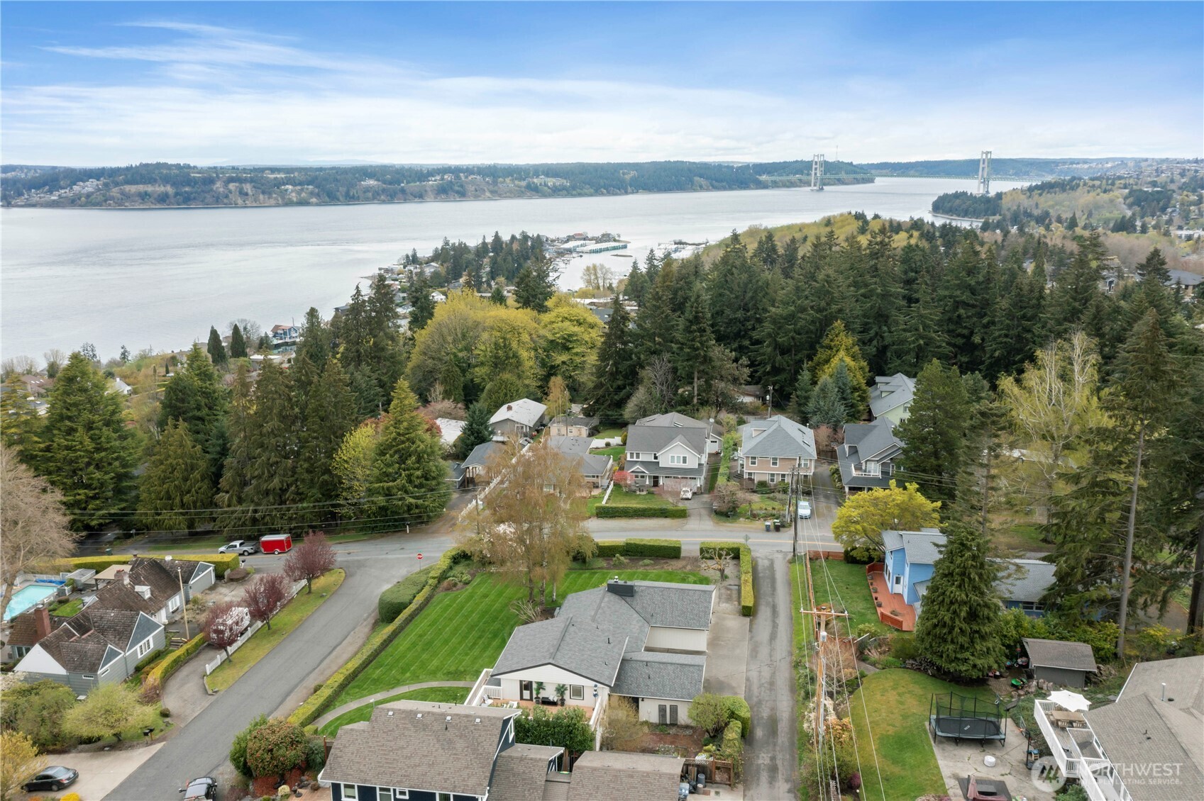 3109 Tahoma Place W