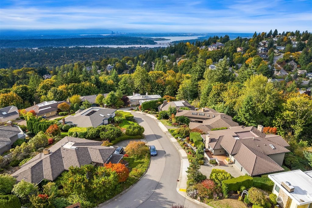 Photo of 5308 143rd Avenue SE, Bellevue, WA 98006 (MLS # 2173081)