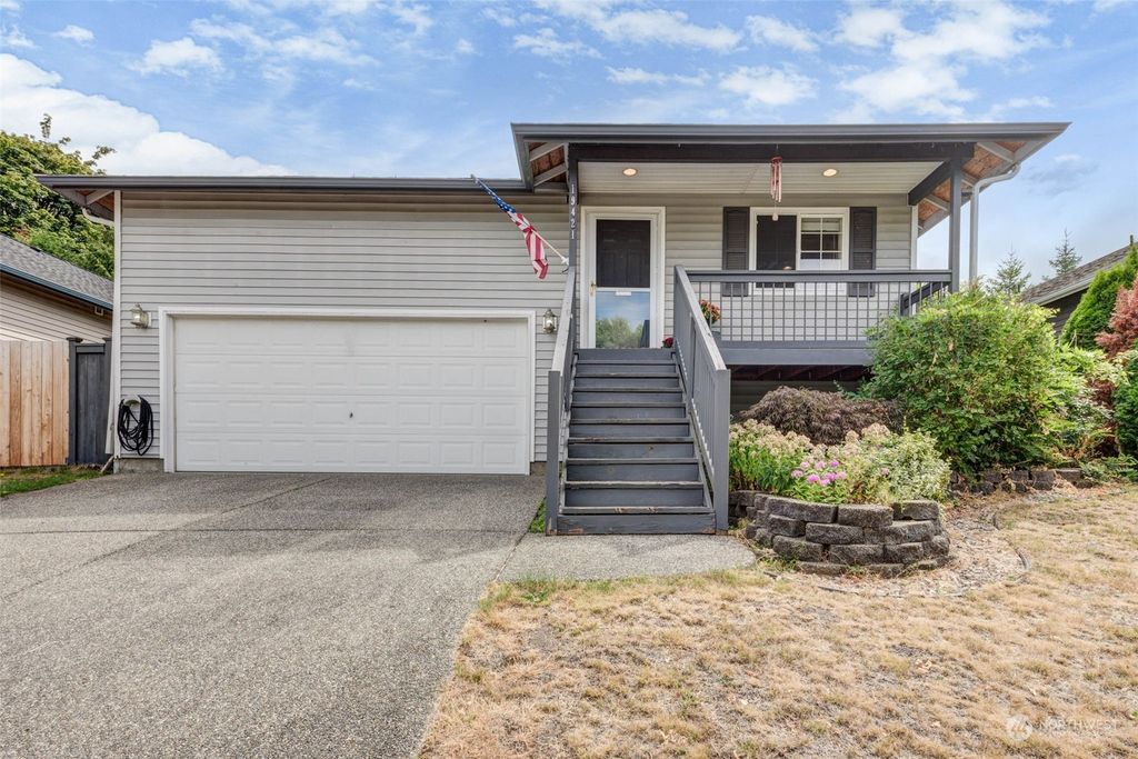 Photo of 19421 Crown Ridge Boulevard, Arlington, WA 98223 (MLS # 2148432)