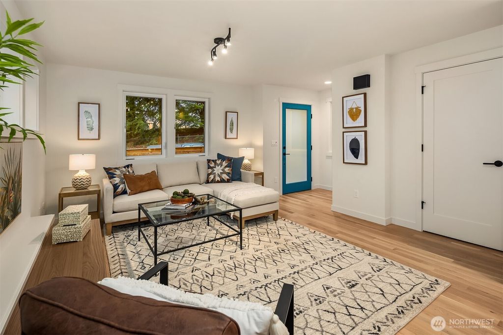 Photo of 7044 15th Avenue NE, Seattle, WA 98115 (MLS # 2448304)