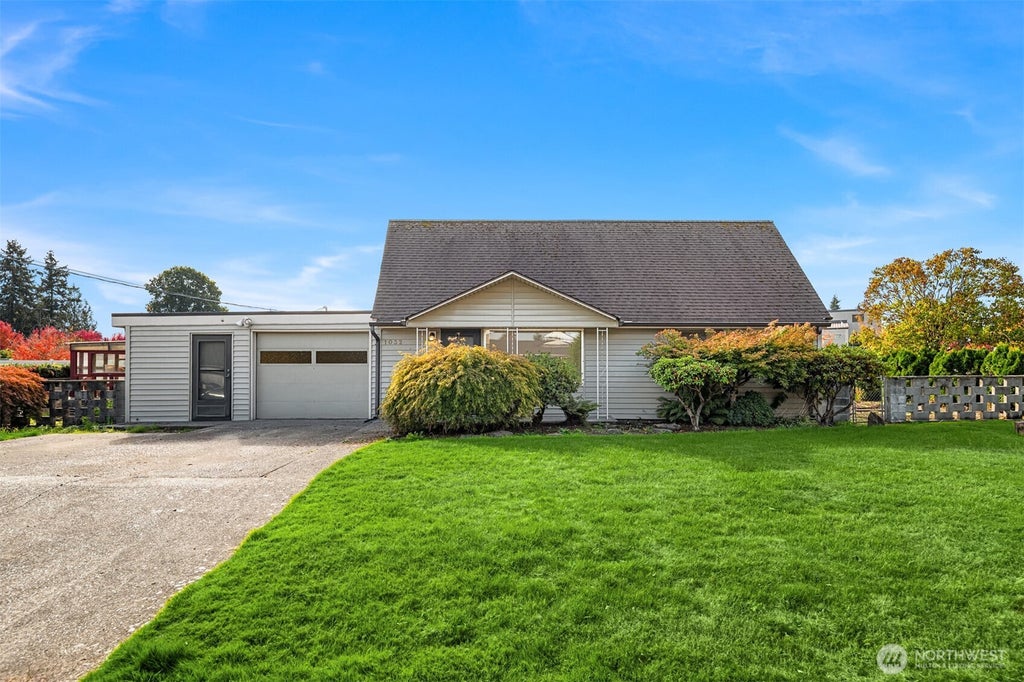 Photo of 1032 16th Street NE, Auburn, WA 98002 (MLS # 2594335)