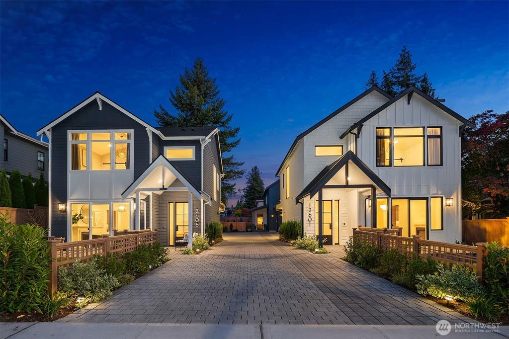 Photo of 12601 NE 80th Street, Kirkland, WA 98033 (MLS # 2571498)