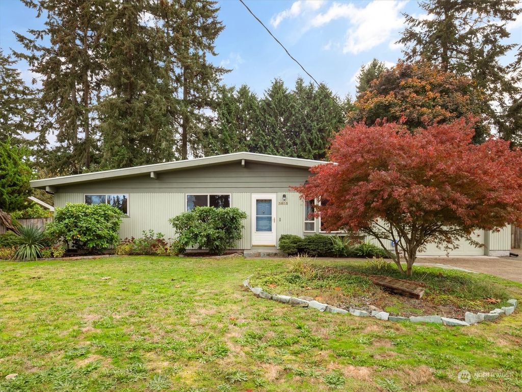 Photo of 3815 S 305th Place, Auburn, WA 98001 (MLS # 2306372)
