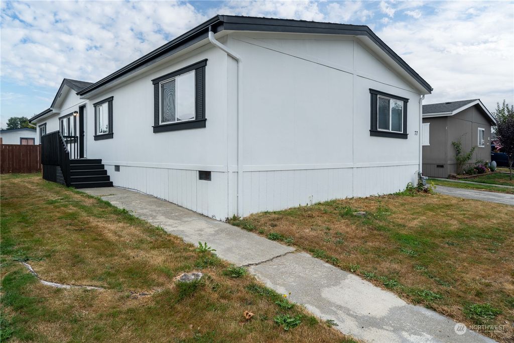 Photo of 5711 100th Street NE #77, Marysville, WA 98270 (MLS # 1984810)