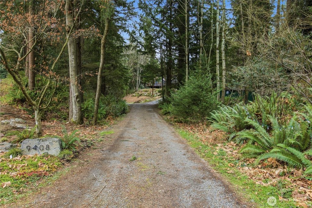 Photo of 9408 370th Place SE, Snoqualmie, WA 98065 (MLS # 2498618)