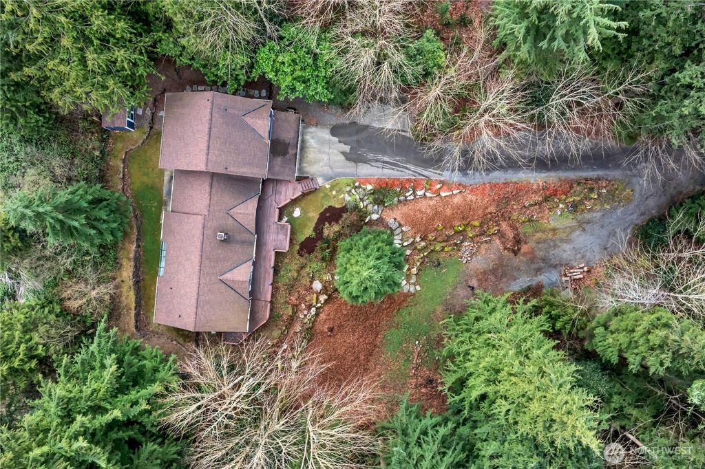 Photo of 9408 370th Place SE, Snoqualmie, WA 98065 (MLS # 2498618)