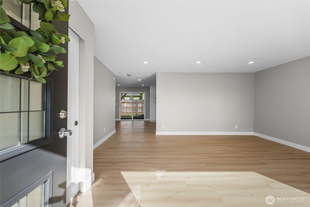 listing image 9362941799308849827