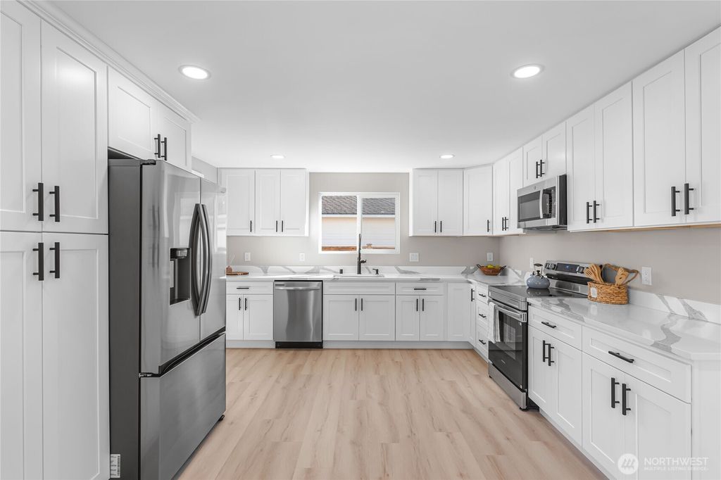 listing image 9367483170705248180