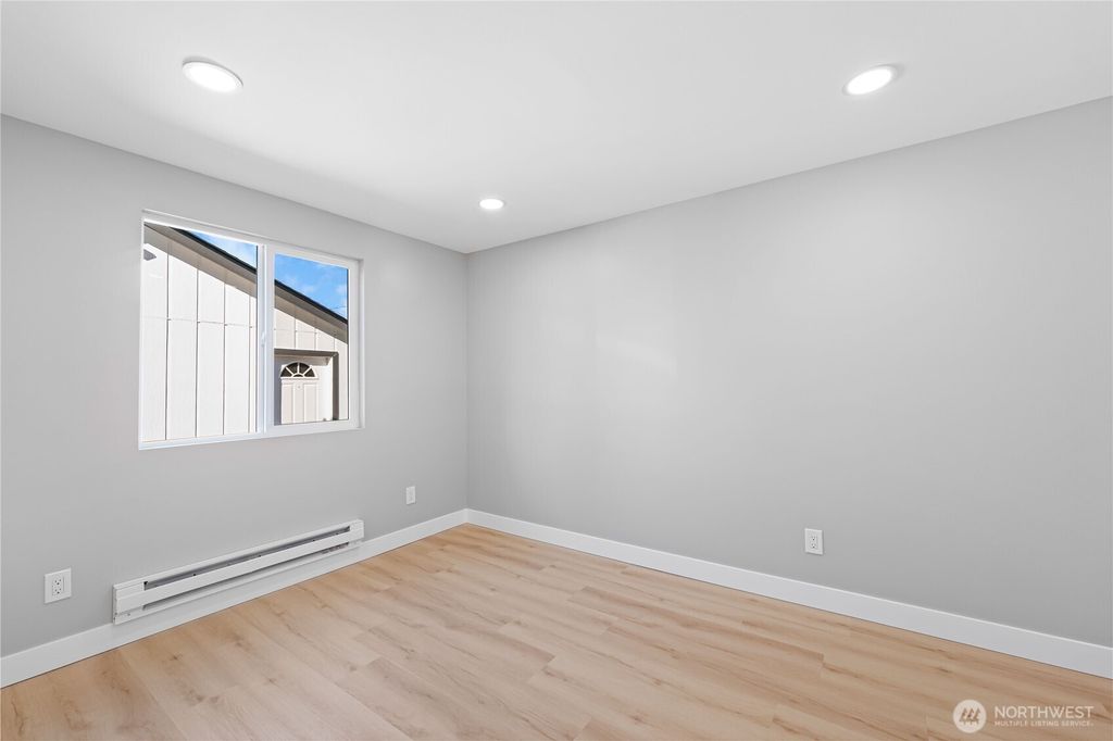 listing image 9367418335785407380