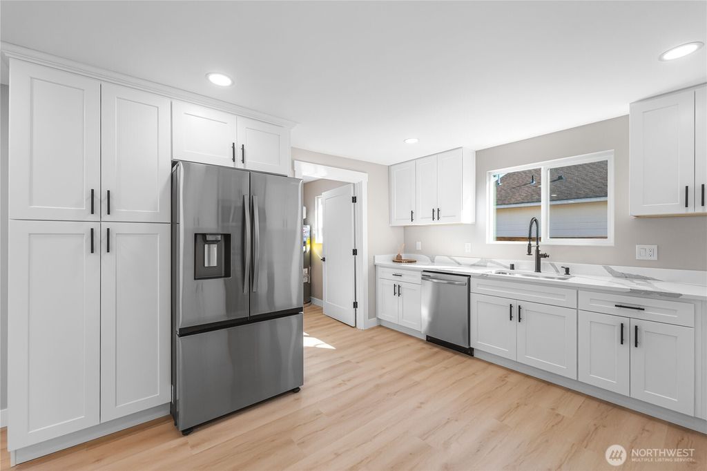 listing image 9360416008389349461