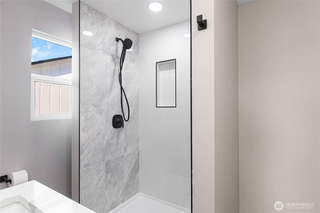 listing image 9368927648158308454