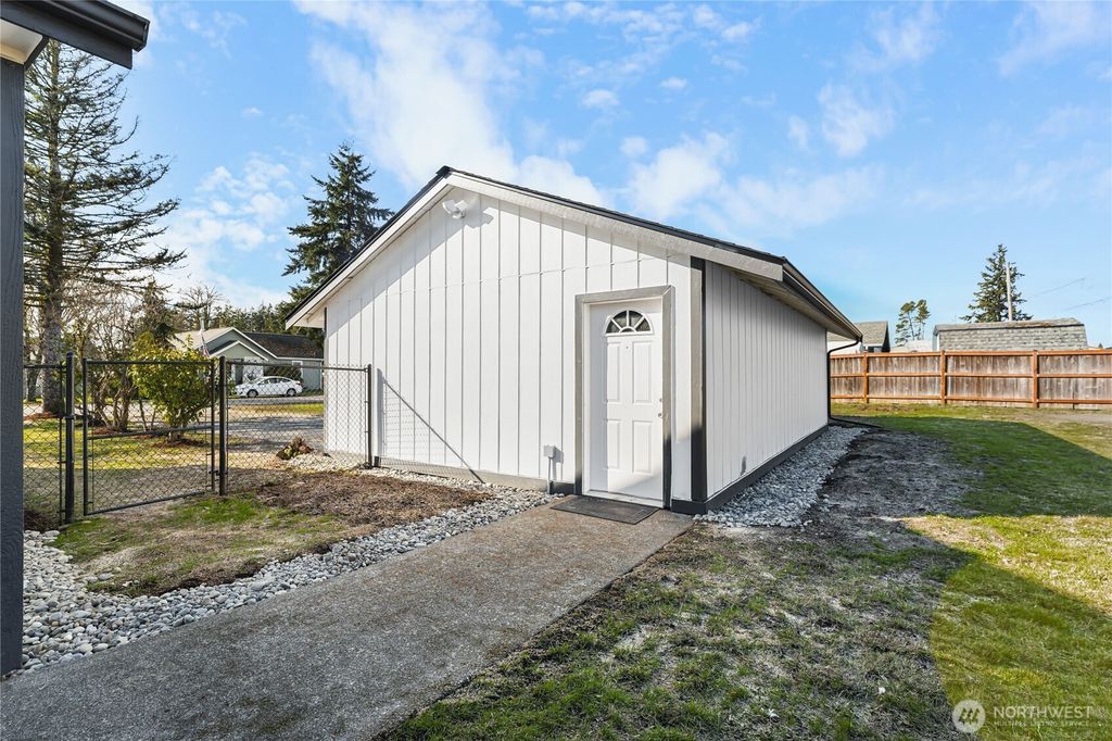 listing image 9361283335057203124