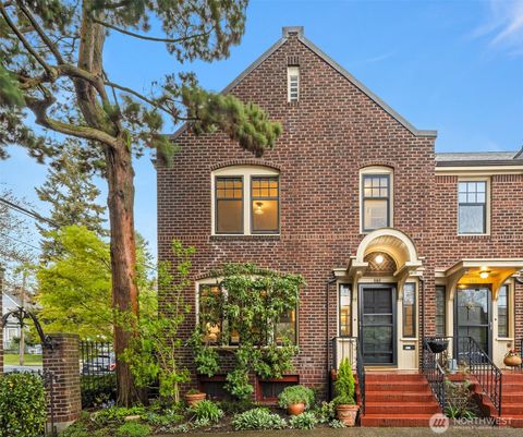 Photo of 4800 Fremont Avenue N #202, Seattle, WA 98103 (MLS # 2500441)