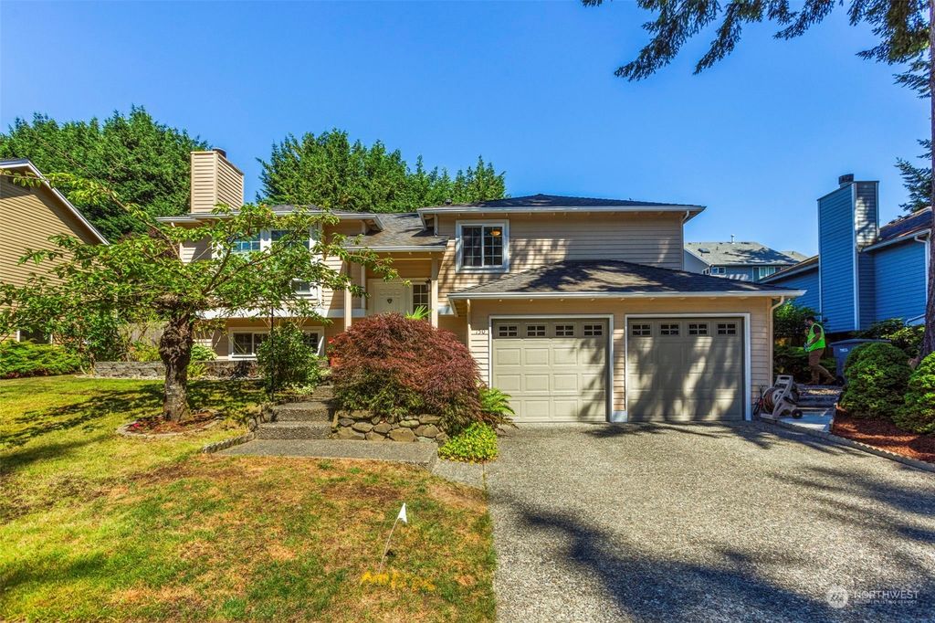 Photo of 150 Bremerton Place NE, Renton, WA 98059 (MLS # 2261832)
