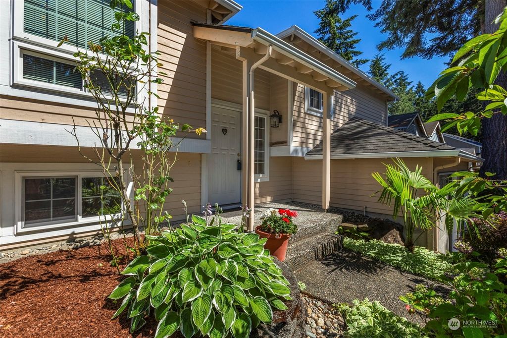 Photo of 150 Bremerton Place NE, Renton, WA 98059 (MLS # 2261832)