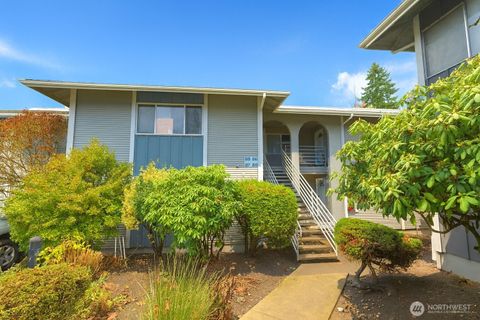 Photo of 17301 NE 45th Street #88, Redmond, WA 98052 (MLS # 2457024)
