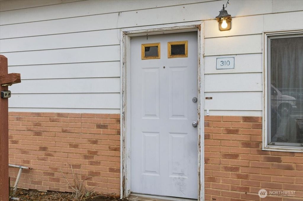 Photo of 310 Center Street, Grand Coulee, WA 99133 (MLS # 2460127)