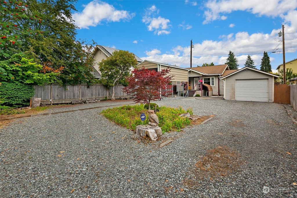Photo of 1713 Virginia Avenue, Everett, WA 98201 (MLS # 2144899)