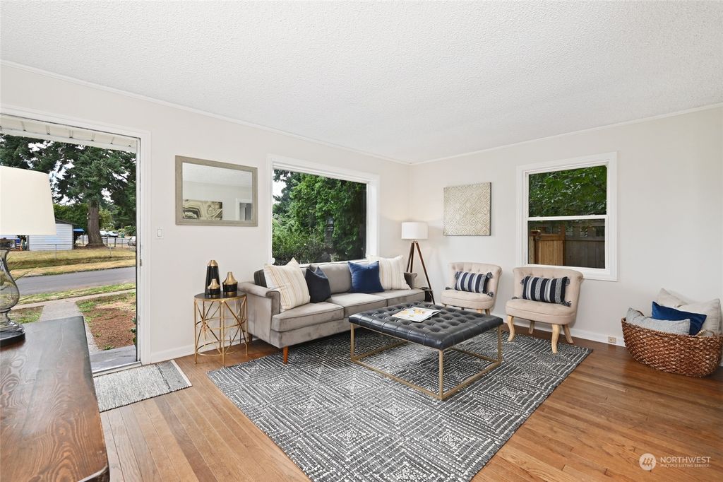 Photo of 3126 SW 97th Street, Seattle, WA 98126 (MLS # 2137460)