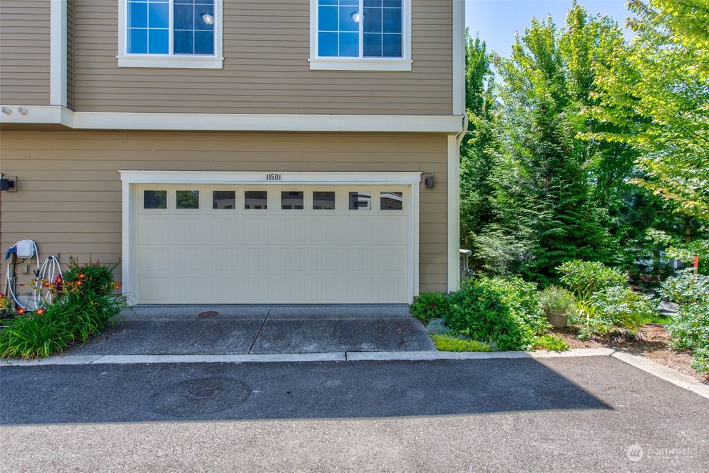 Photo of 11501 158th Avenue NE, Redmond, WA 98052 (MLS # 2140701)