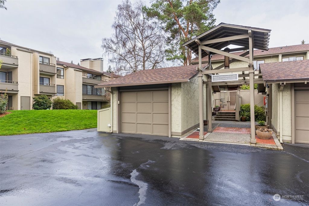 Photo of 5852 NE Parkpoint Place, Seattle, WA 98115 (MLS # 2201842)