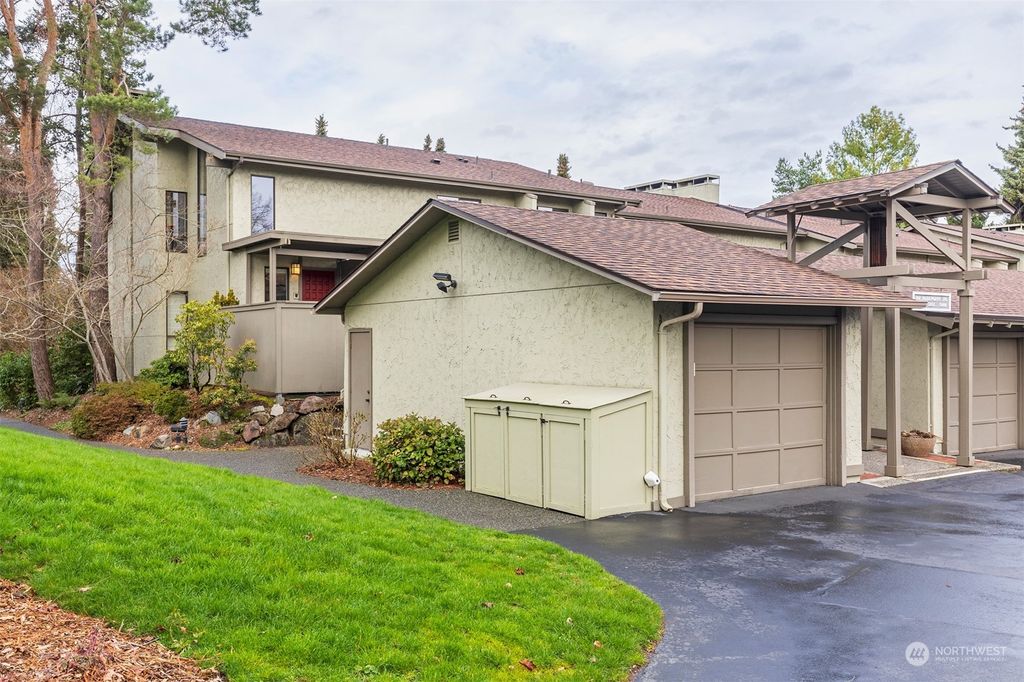 Photo of 5852 NE Parkpoint Place, Seattle, WA 98115 (MLS # 2201842)
