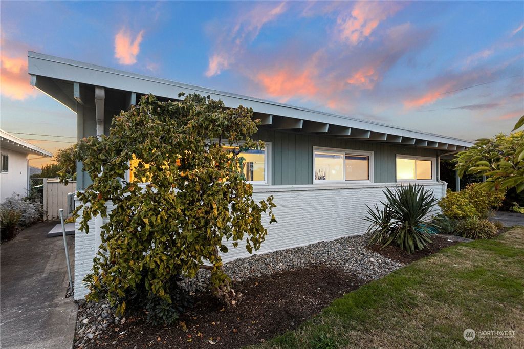 Photo of 8709 21st Avenue NW, Seattle, WA 98117 (MLS # 2008934)