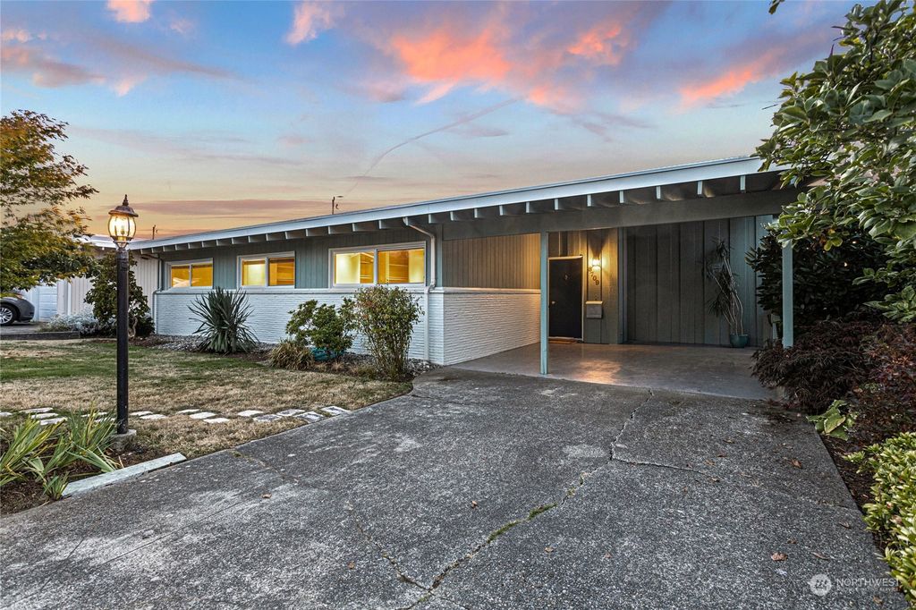 Photo of 8709 21st Avenue NW, Seattle, WA 98117 (MLS # 2008934)