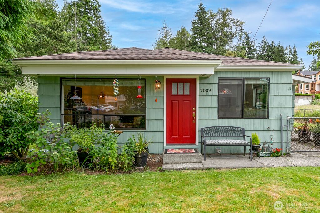 Photo of 7009 Rainier Drive, Everett, WA 98203 (MLS # 2393683)