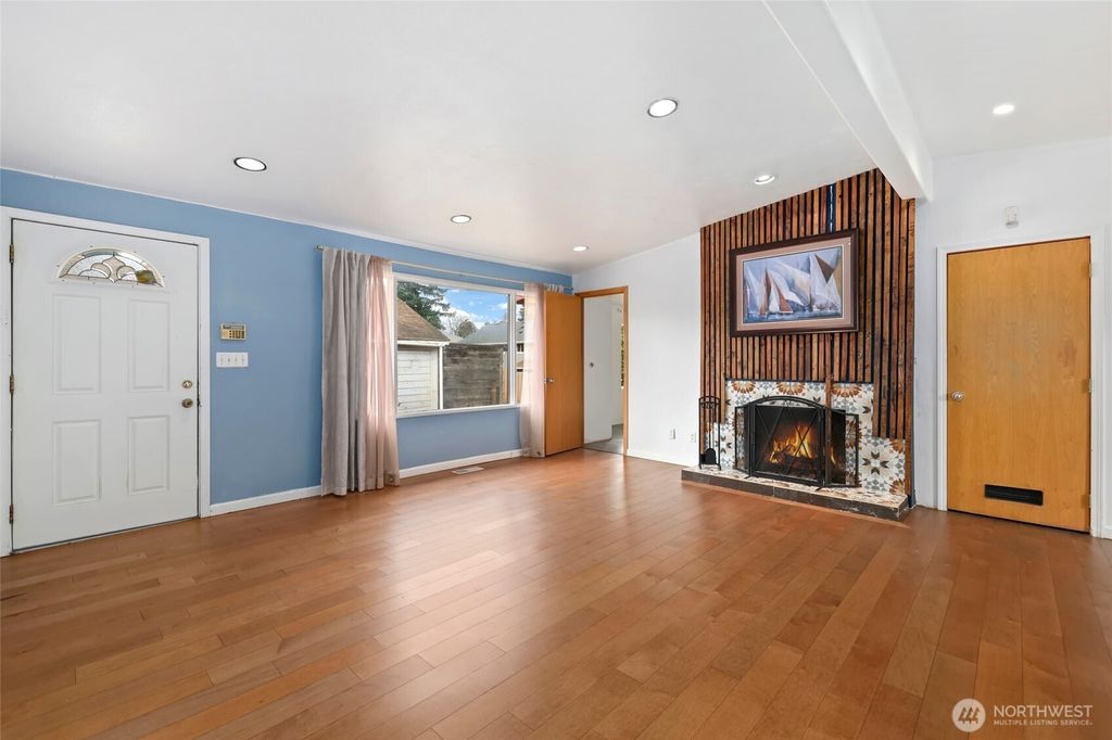 Photo of 3414 S 200th Street, SeaTac, WA 98198 (MLS # 2467964)