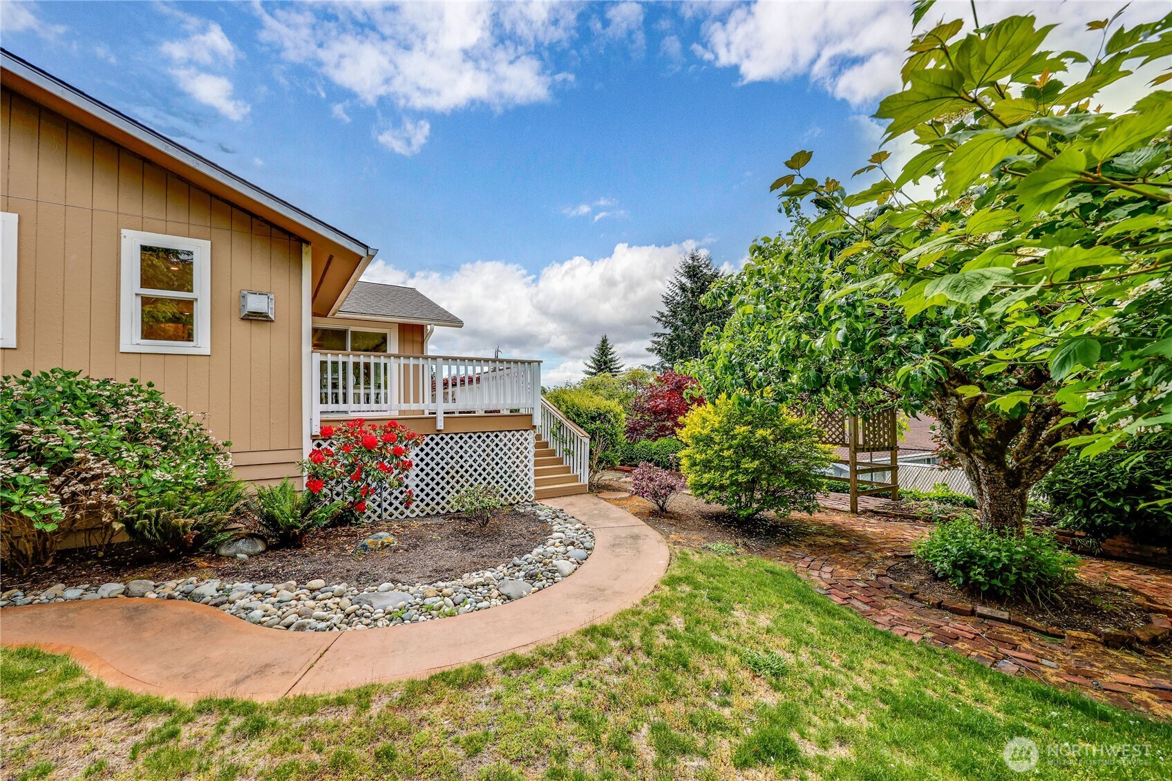 18143 11th Avenue NE