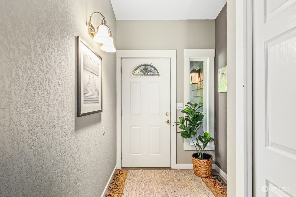 Photo of 6009 148th Court NE, Redmond, WA 98052 (MLS # 2224076)