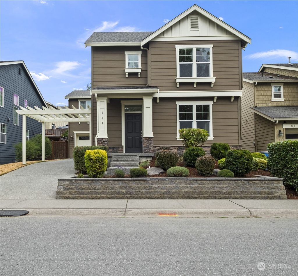 Photo of 574 Lyons Place NE, Renton, WA 98059 (MLS # 2262018)