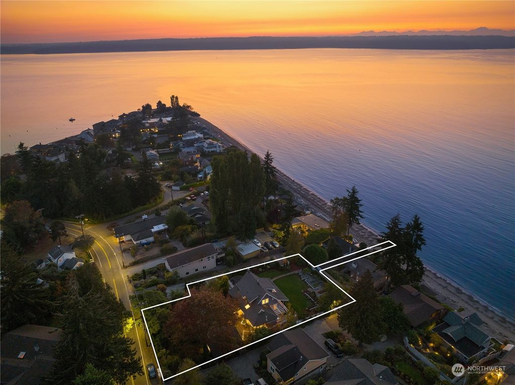 Photo of 16935 Maplewild Avenue SW, Burien, WA 98166 (MLS # 2008897)