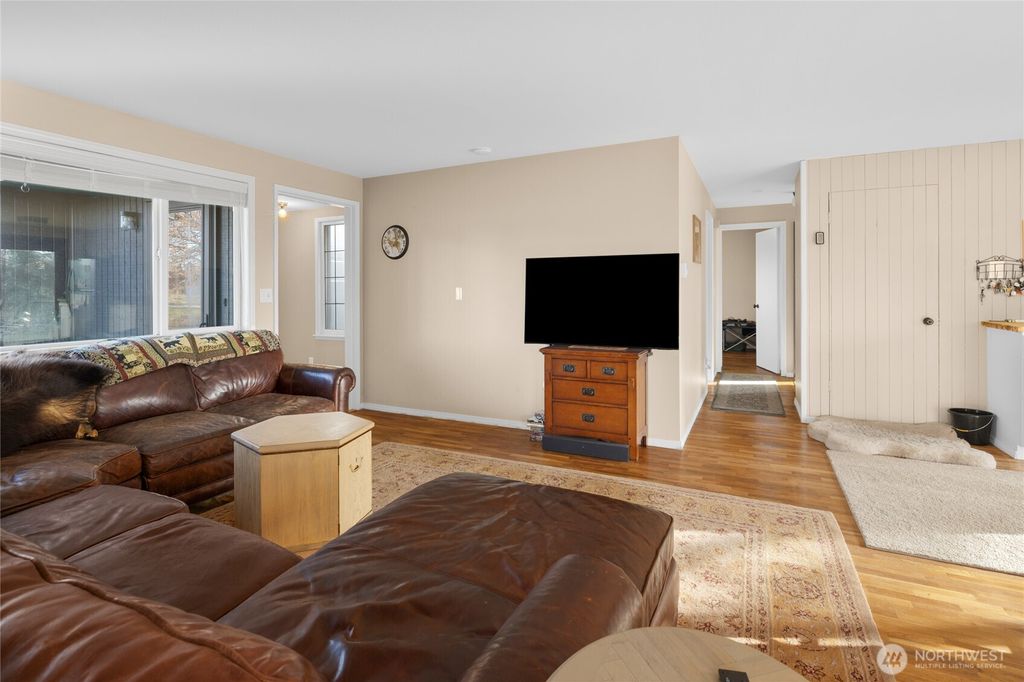 Photo of 806 W 15th Avenue, Ellensburg, WA 98926 (MLS # 2460781)