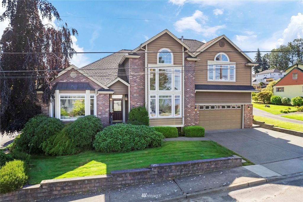 Photo of 3904 Park Avenue N, Renton, WA 98056 (MLS # 1960982)