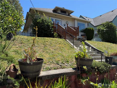 Photo of 914 Pacific Avenue, Bremerton, WA 98337 (MLS # 2539695)