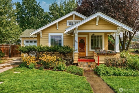 Photo of 420 E Pine Street, Walla Walla, WA 99362 (MLS # 2566639)