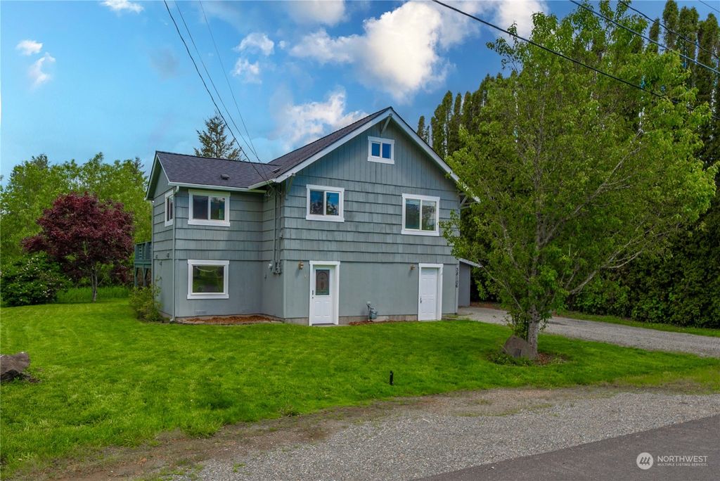 Photo of 38106 SE 85th Street, Snoqualmie, WA 98065 (MLS # 2241874)