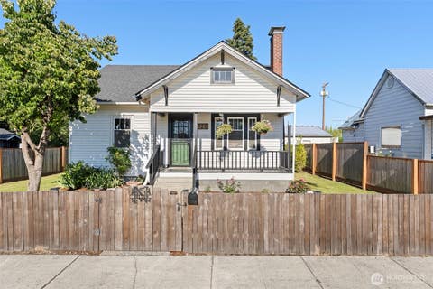 Photo of 928 F Street, Centralia, WA 98531 (MLS # 2553768)