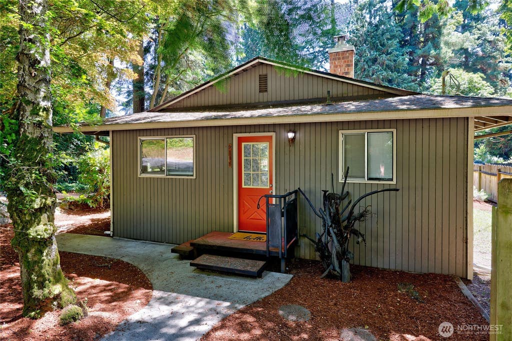 Photo of 9191 NE Loughrey Avenue, Indianola, WA 98342 (MLS # 2548081)