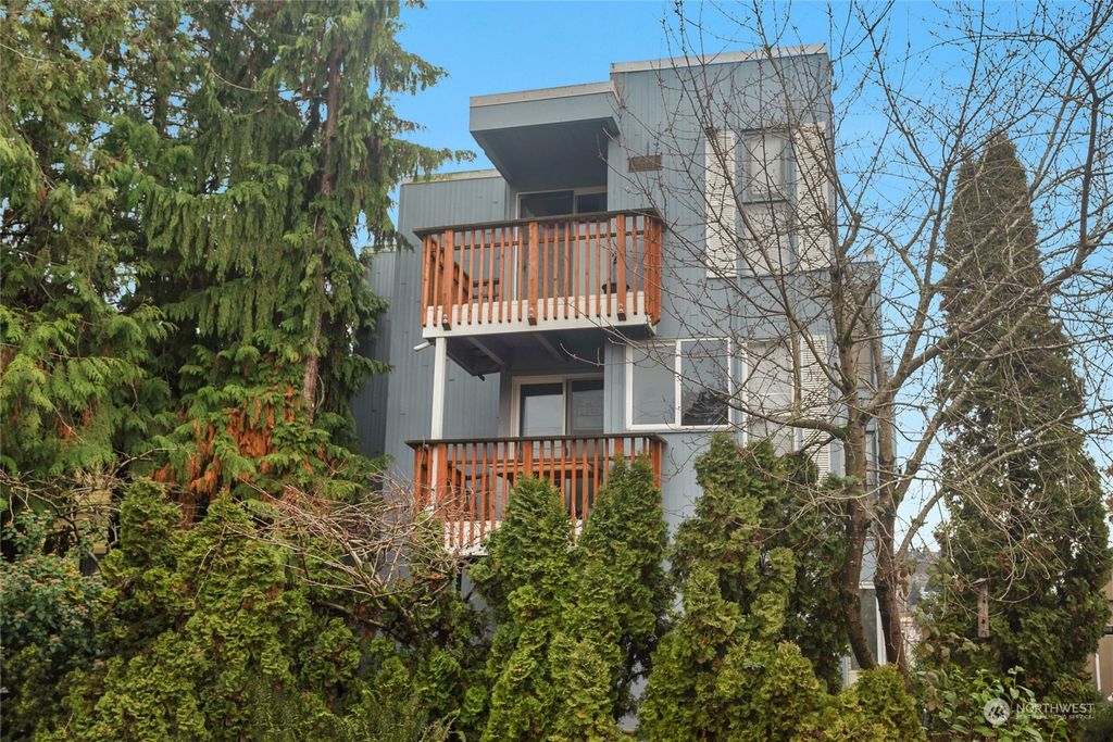 Photo of 2219 Minor Avenue E, Seattle, WA 98102 (MLS # 2193534)