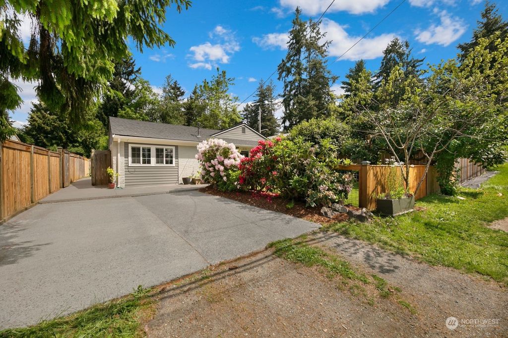 Photo of 2016 NE 137th Street, Seattle, WA 98125 (MLS # 2072133)