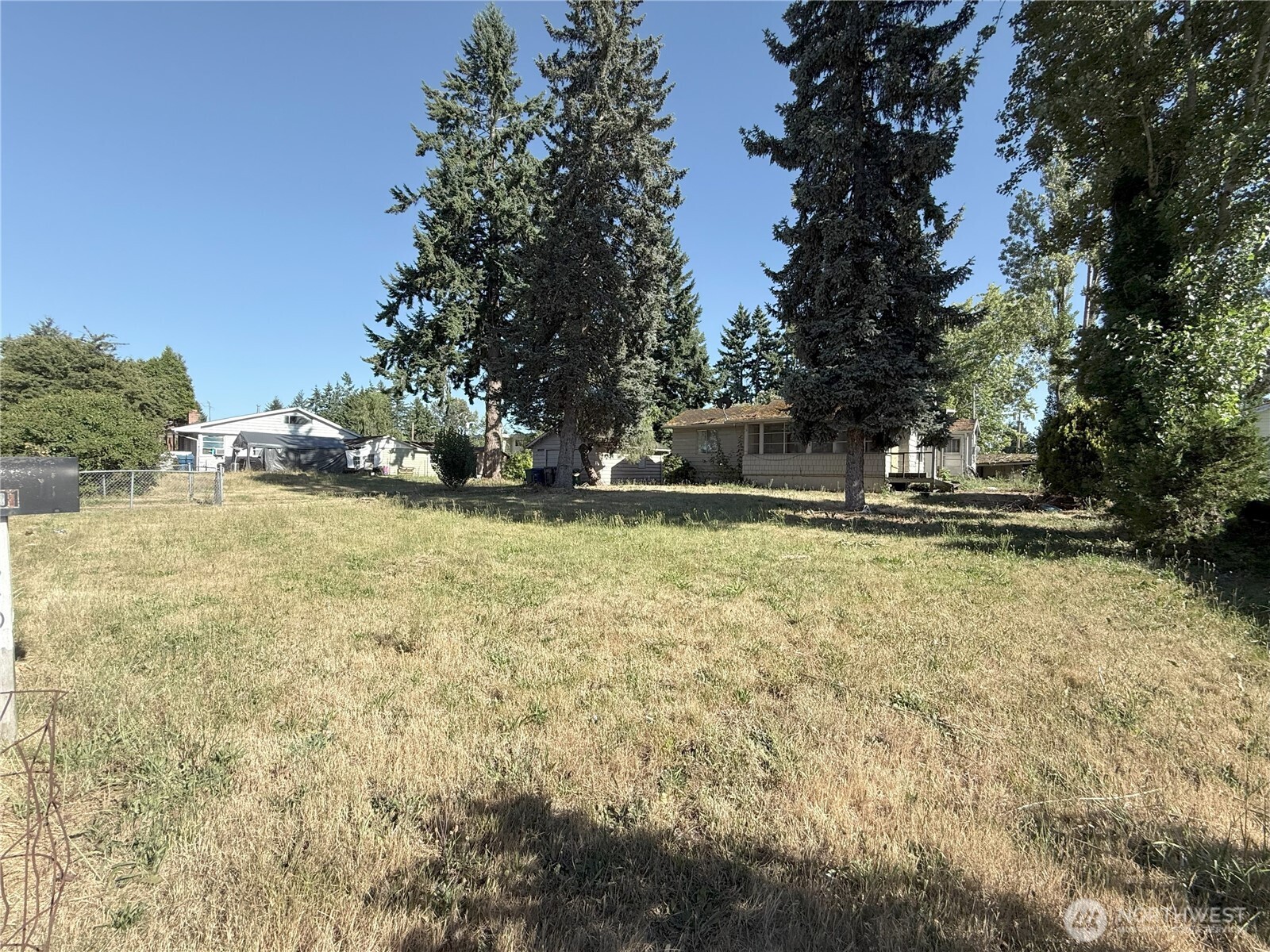 3401 NE 12th St