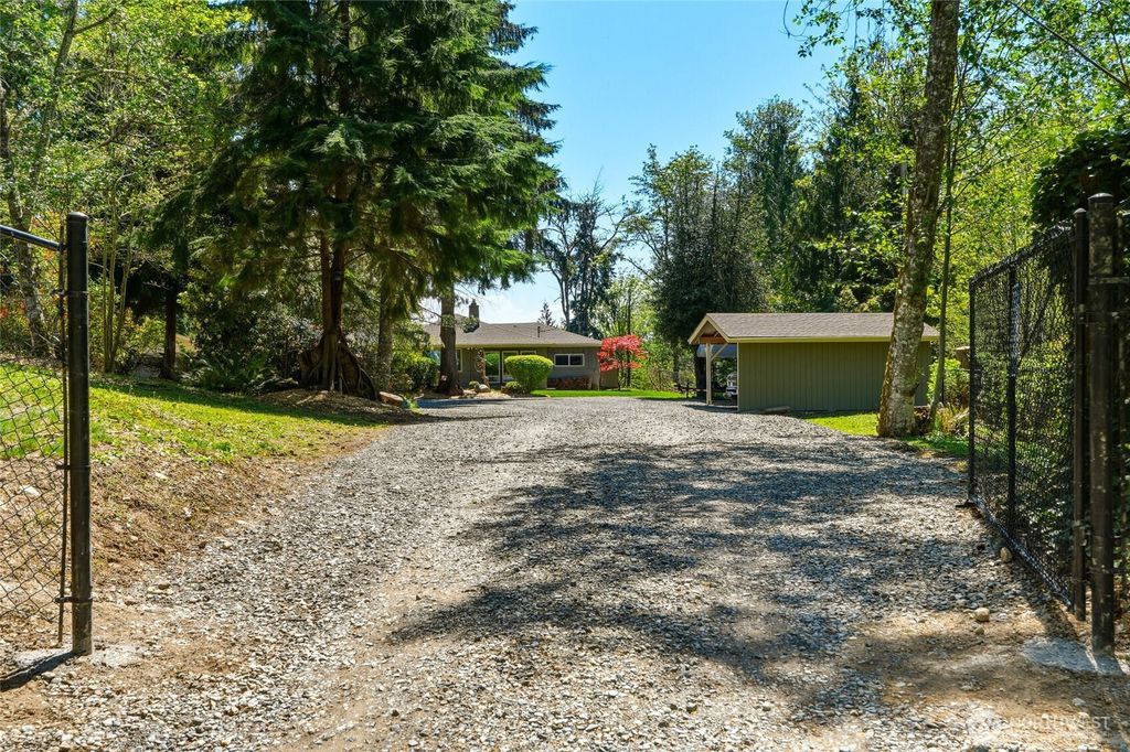 Photo of 21437 SE 232nd Street, Maple Valley, WA 98038 (MLS # 2515001)