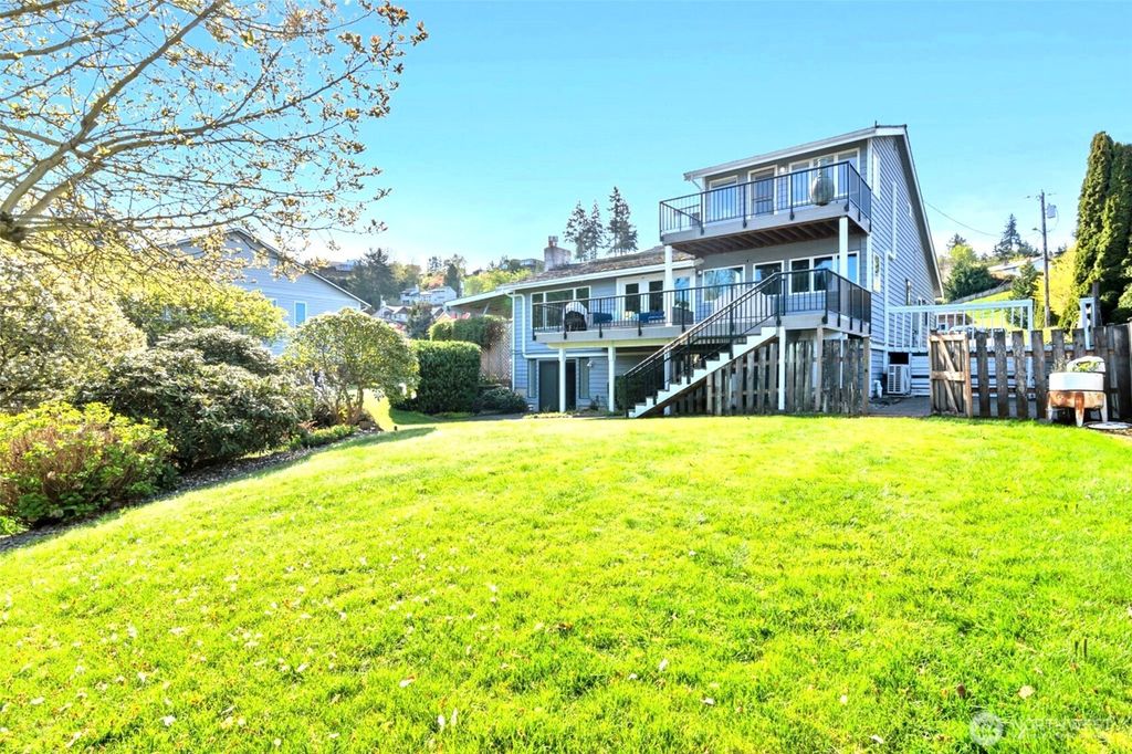 Photo of 3521 Upland Avenue, Everett, WA 98203 (MLS # 2356556)