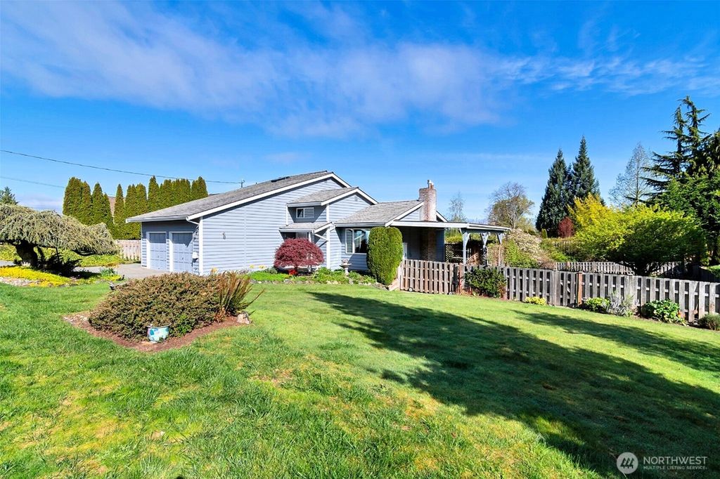 Photo of 3521 Upland Avenue, Everett, WA 98203 (MLS # 2356556)