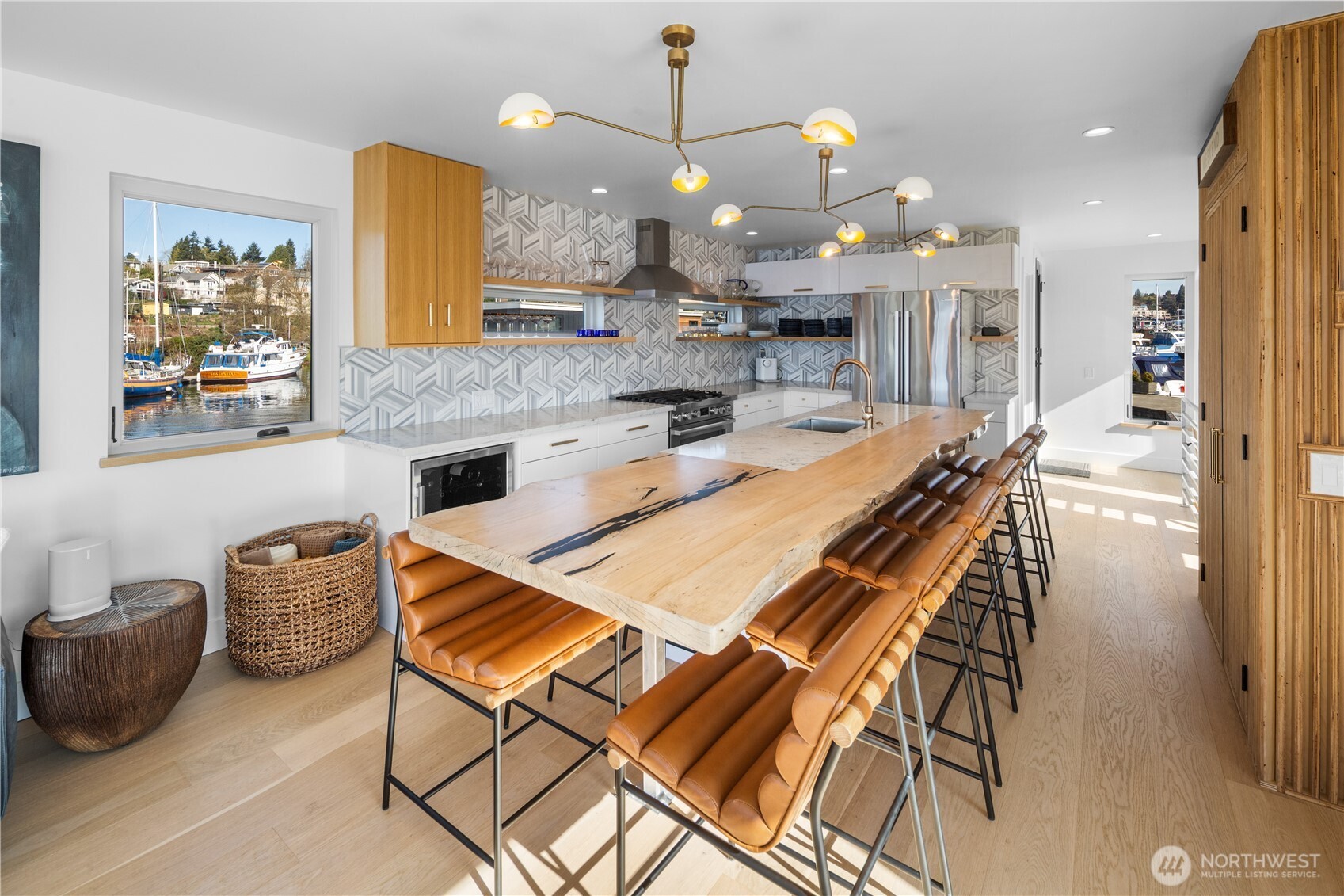 2309 N Northlake Way 13