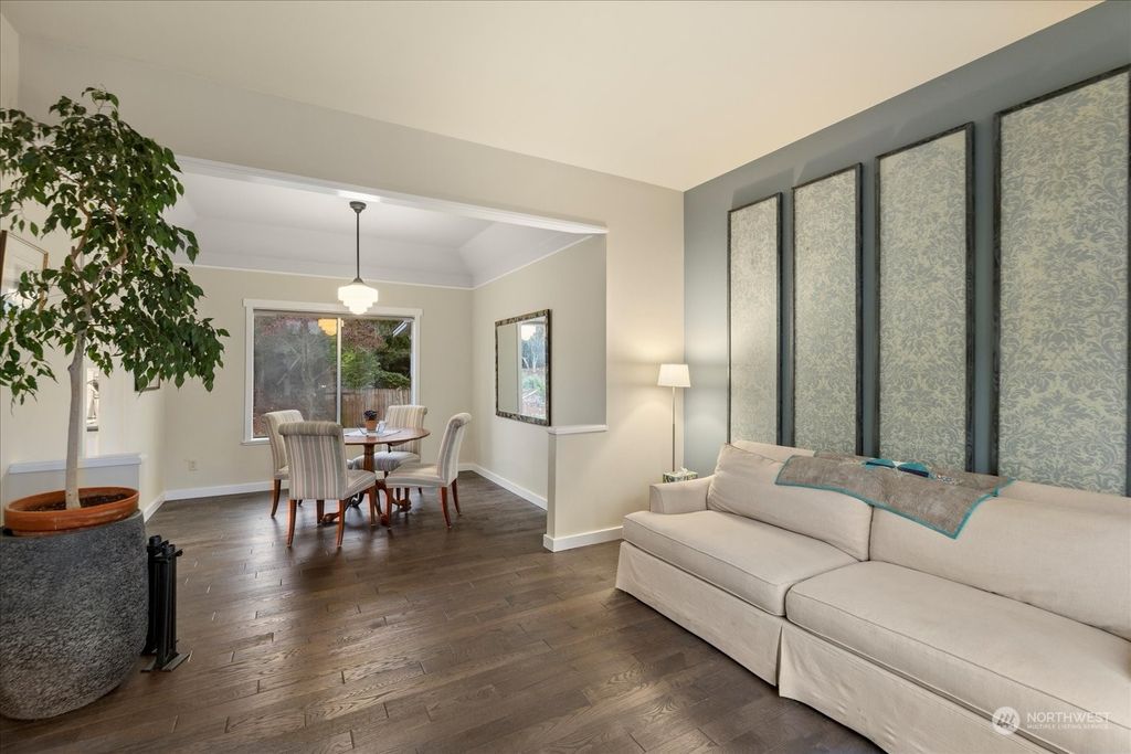 Photo of 324 S 302nd Place, Federal Way, WA 98003 (MLS # 2302193)
